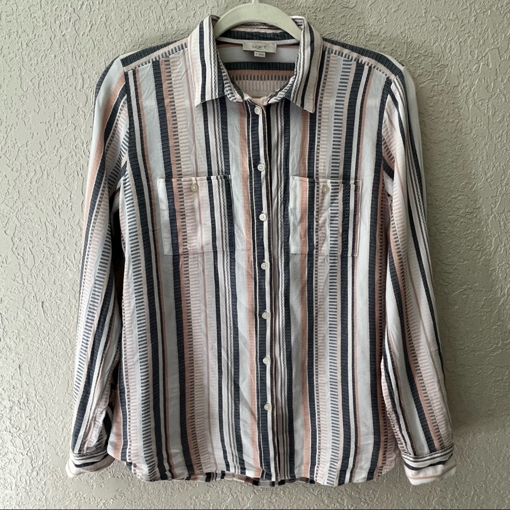 Loft women’s long sleeve button down shirt, small, white, grey and peach stripes